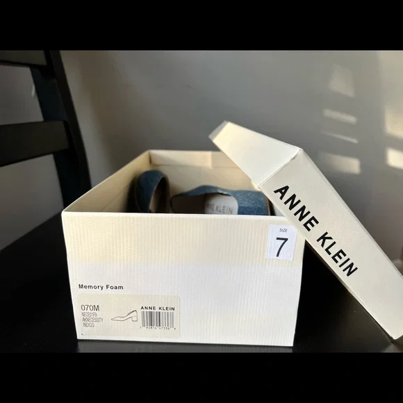 Like-New Anne Klein Size 7M Indigo Necessity Pump (box included) - Picture 3 of 8